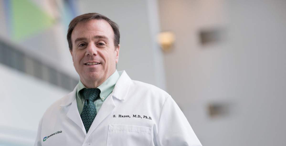 El doctor Stanley Hazen presidente del departamento de Ciencias Cardiovasculares y Metabolicas en el Instituto de Investigacion Lerner e1674148391999