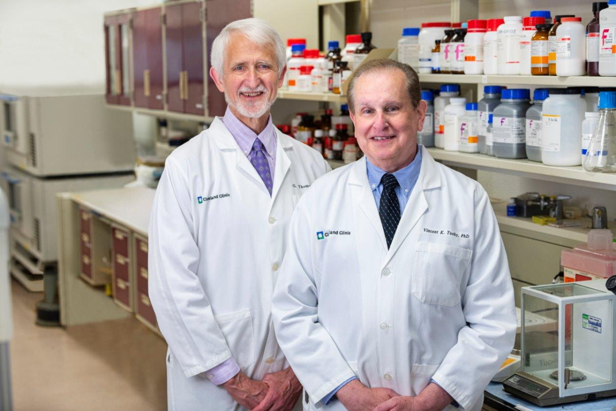 G. Thomas Budd Y Vincent Tuohy (EPD) investigadores