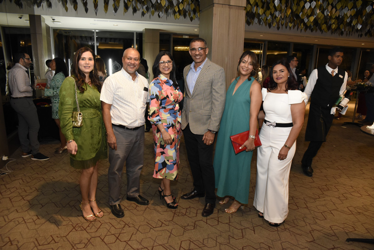 Natalia Castro, Luis Figuereo, Jenny Guzmu00e1n, Josu00e9 Martu00ednez, Lowanni Guzmu00e1n e Iris de la Cruz