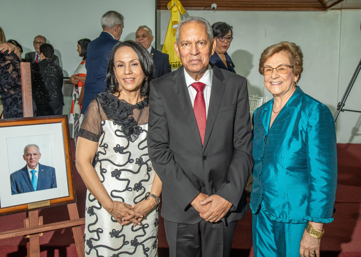 Foto 2 Briigida Navarro Rafael Sainchez EspanTHol y Nancy Betances 1536x1094
