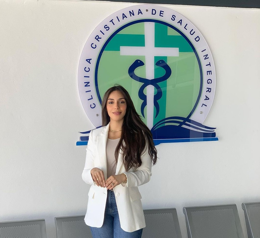 Principal. Doctora Odette Canario, directora mu00e9dica del centro de la salud