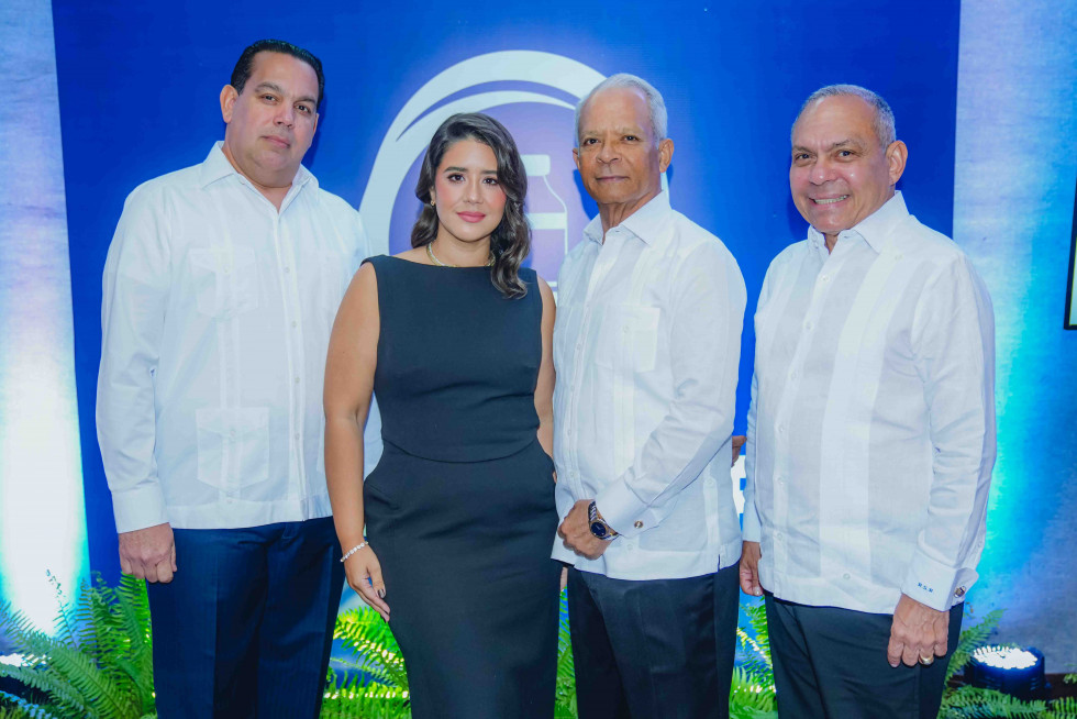 PRINCIPAL Tomas García, Stephany Báez, Elizardo Perezespinosa y Rufino Santos