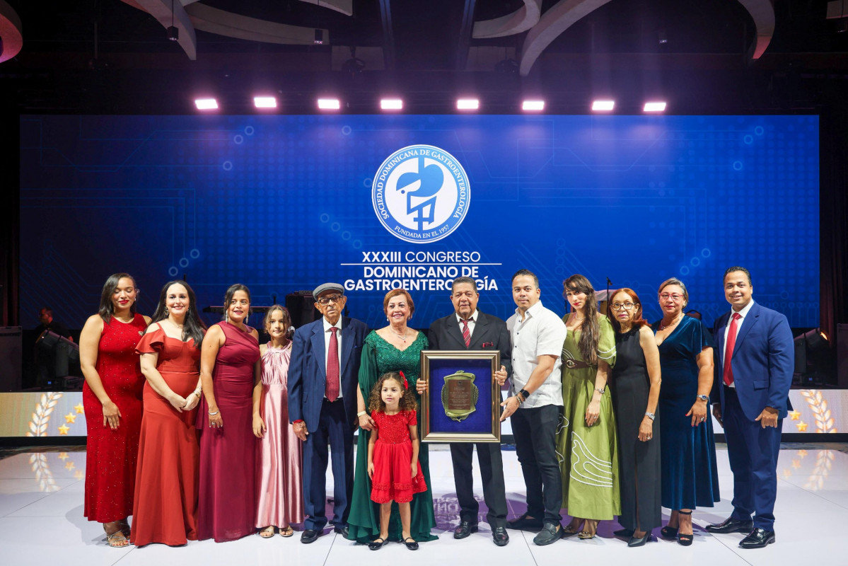 4. La doctora Gianna Blanco en el marco de su reconocimiento en el 33er Congreso Nacional de Gastroenterologia scaled